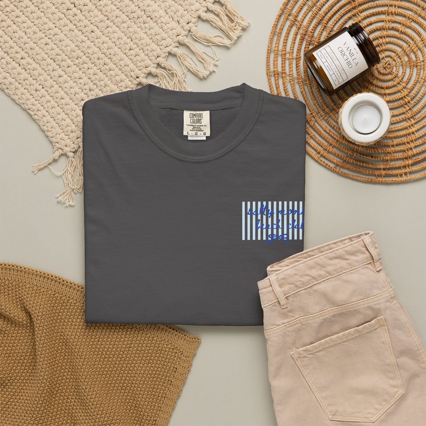 Pocket Script T‑Shirt — "Salty Moms Beach Club" Minimal Graphic Tee